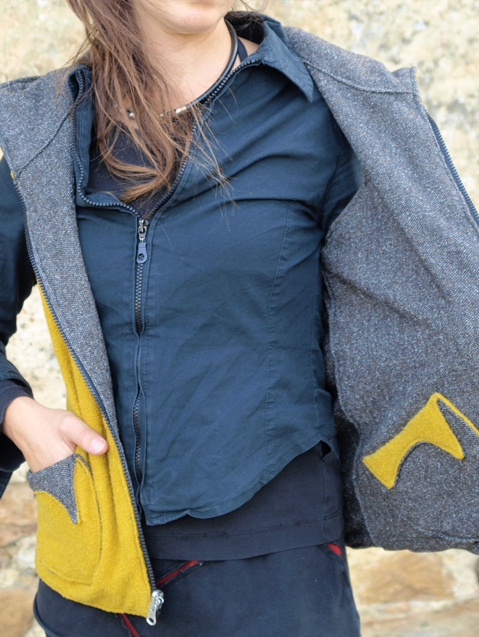The Sastre. Chaleco amarillo y gris reversible