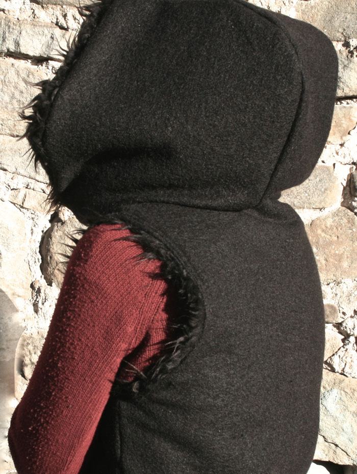 The Sastre. Chaleco marrón y de pelo largo reversible
