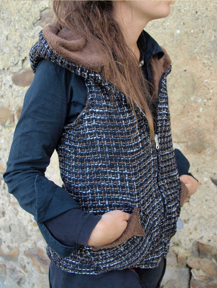 The Sastre. Chaleco de peluche marrón y negro jaspeado reversible